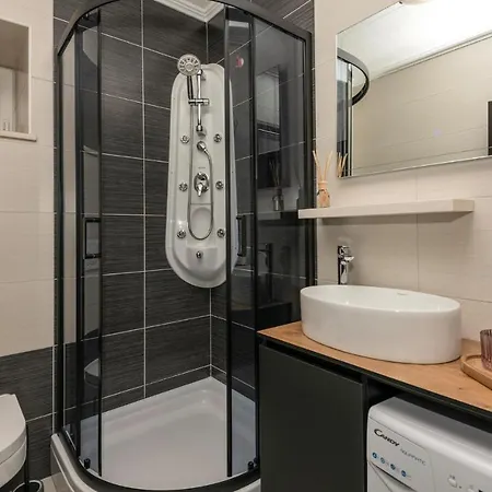 Nice In With Heated Swimming Pool Holiday home *