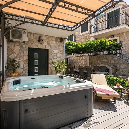 Holiday home Nice In With Heated Swimming Pool