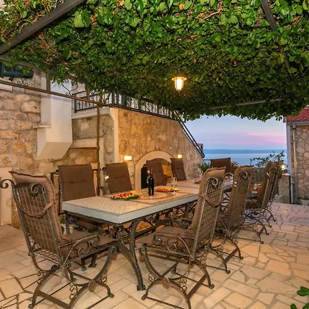 Nice In With Heated Swimming Pool Holiday home