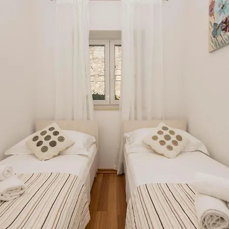 Nice In With Heated Swimming Pool Holiday home Makarska