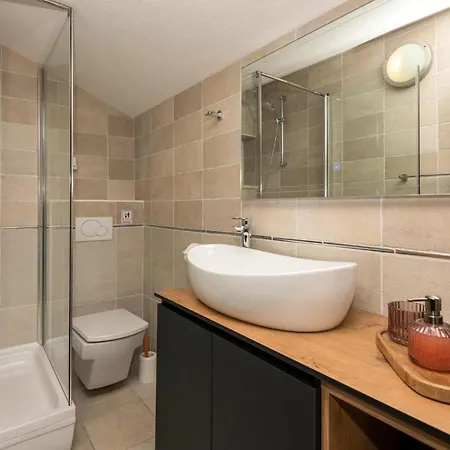 Nice In With Heated Swimming Pool Holiday home *